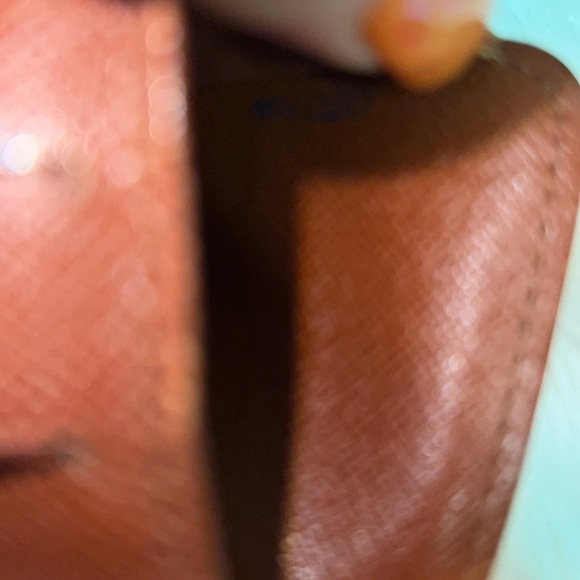 LOUIS VUITTON
LV Monogram Zippy Compact Wallet - Picture 9 of 10